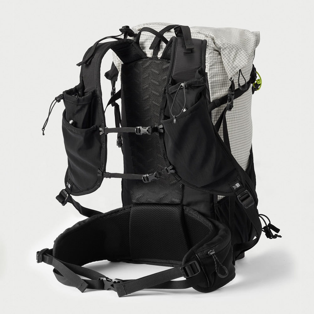 軽くて多機能、かつシンプルなザック / cleave 30 リュックサック