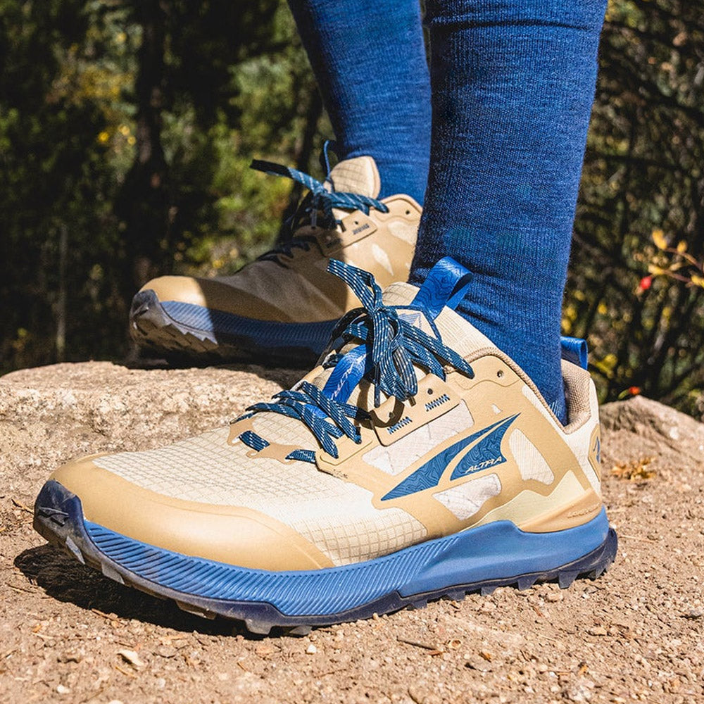 岩場での摩耗や引き裂きに強いトレイルシューズ / LONE PEAK 8