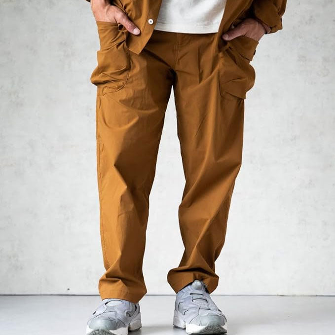 ストレッチ性を重視した軽い履き心地！アクティビティ ライト パンツ